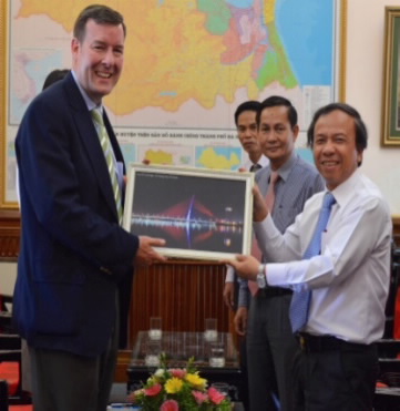 Institute for Global Engagement (IGE) delegation visits Da Nang
